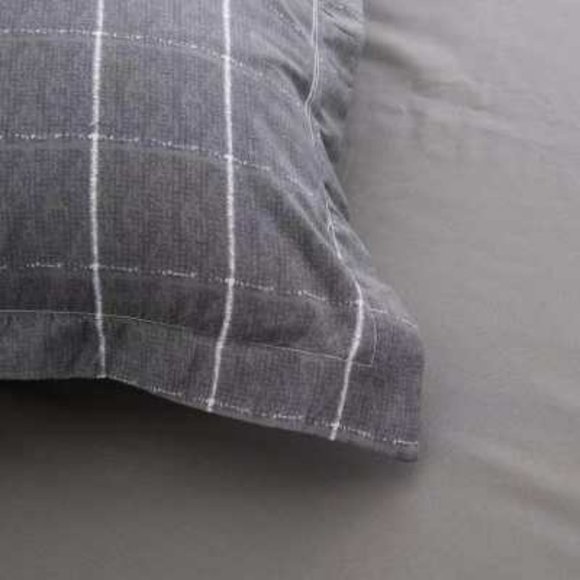 Premium Microfiber Bedding Set of Four - Picture 4 of 5